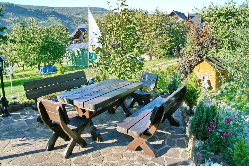 Hotel Restaurant Moselblick Wintrich Exterior foto